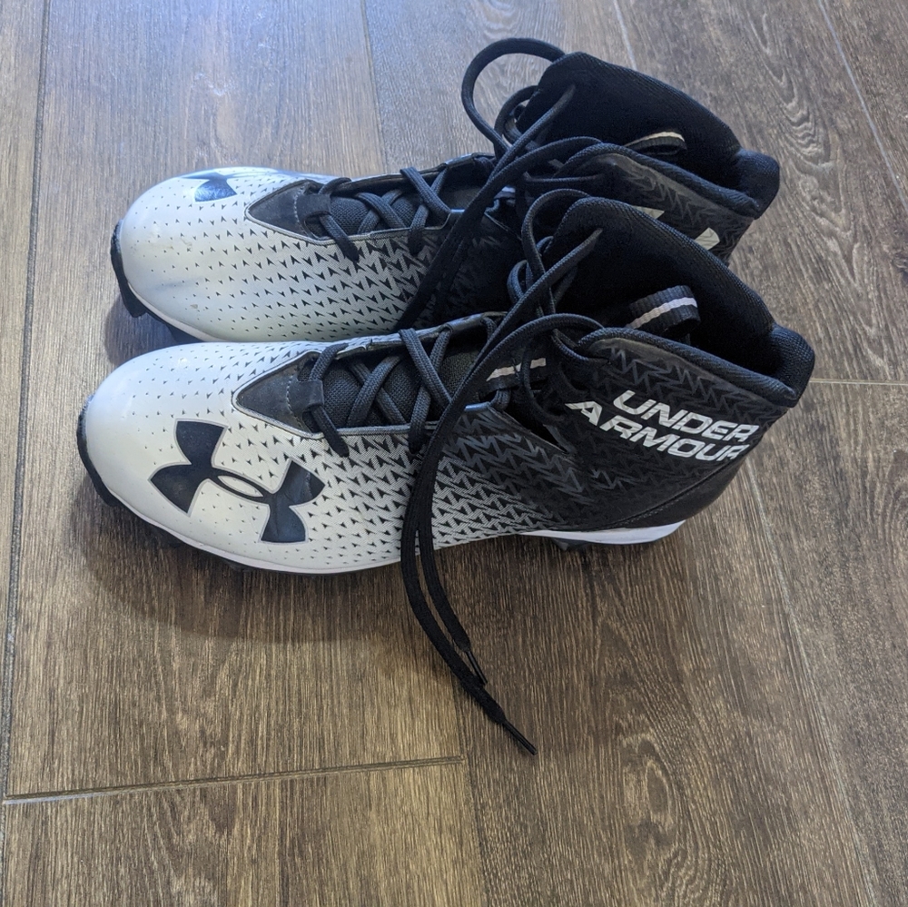 Under armour, sport cleat, shoes, Size 11